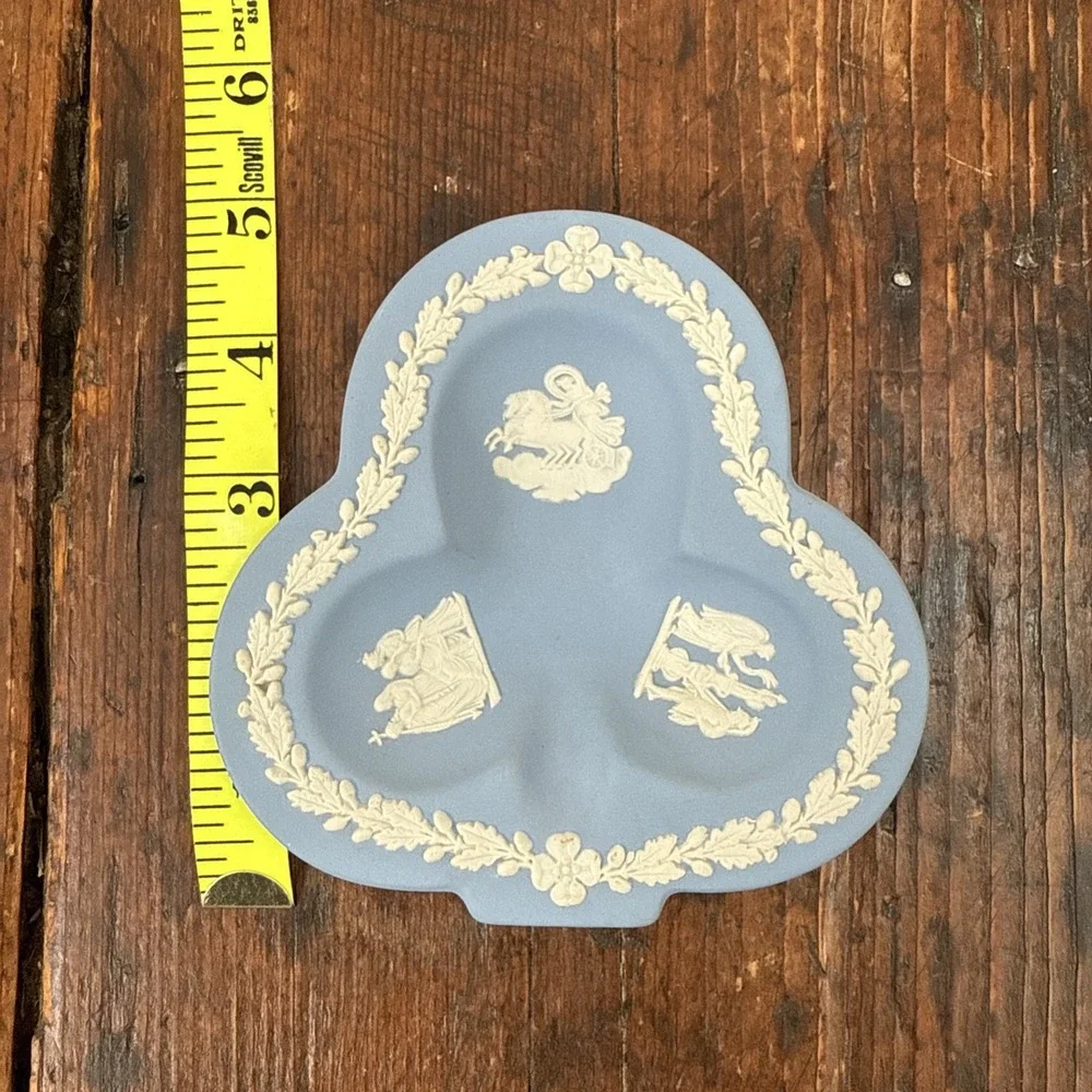 Wedgwood blue jasperware